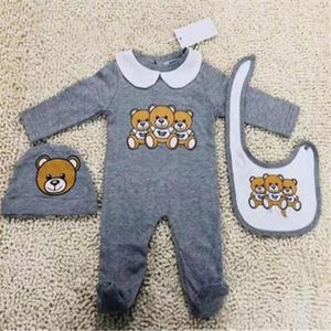 Kledingsets Ontwerper Schattige pasgeboren babykledingset Baby Baby Jongens Afdrukken beer Romper Baby meisje Jumpsuit + slabbetjes + pet Outfits Set 0-18 maanden