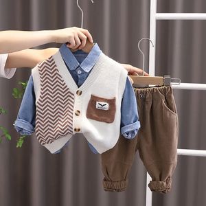 Ensembles de vêtements Automne Boutique Vêtements pour enfants Vêtements pour bébés garçons 9 à 12 mois Gilet sans manches tricoté Chemises en jean Pantalons 3PCS Ensemble de tenue pour garçons 231215