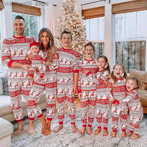 Vêtements Ensemble de la famille des tenues assorties de Noël pyjamas hiver de Noël pyjamas Mother Fille Fatherwear Mommy and Me C Q240425