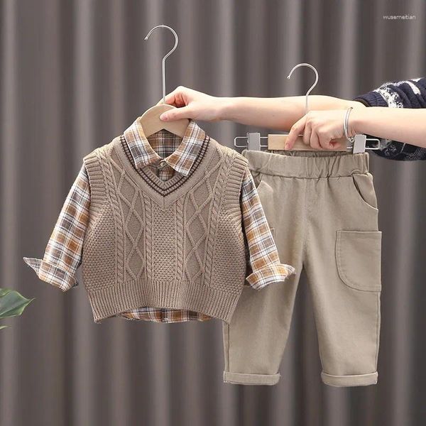 Vêtements Ensembles de mode Baby Boys 3pcs Set Spring Coréen Coréen à manches longues Plaid V-Neck Tricoted Vest Pantal