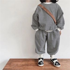 Ensembles de vêtements mode rayé enfants 2024 printemps automne costume coréen ample décontracté hauts pantalons 2 pièces