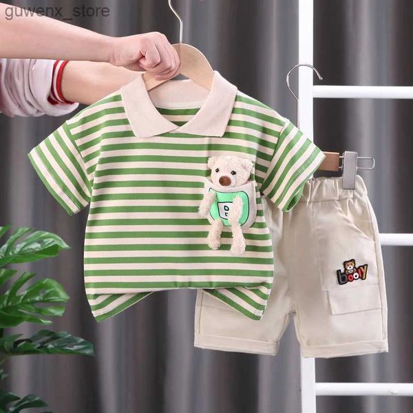 Vêtements Fashion Summer Kids Baby Boys Striped Cost T-shirt à manches courtes avec poupée + shorts Casual Clothes tenue Girls Vêtements 2pcs / Set Y240415