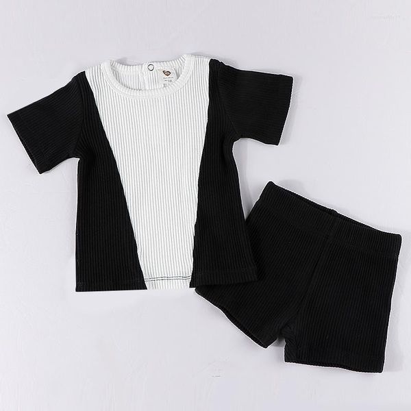 Ensembles de vêtements Vente flash Costume d'été pour enfants Ensemble 2 pièces Haut en dentelle noire et short Vêtements pour bébé Col rond Contraste Manches courtes