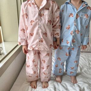 Ensembles de vêtements Fille Mignon Ours Pyjama Doux Mince Col Rabattu Cardigan Et Pantalon Lâche Garçons Air conditionné Loungewear 230307