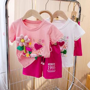 Ensembles de vêtements Ensemble de 2 pièces pour fille Douce fleur 3D Applique douce et saine Top en tissu de coton pur Rose Short polyvalent au genou 2 pièces