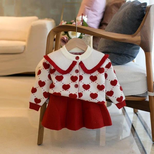 Conjuntos de ropa para niñas, suéter de corazón de otoño, trajes, cárdigan de punto de manga larga con cuello de muñeca bonito, vestido plisado rojo, 2 piezas