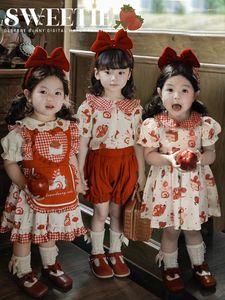 Ensembles de vêtements pour filles, robe idyllique, costume d'été décontracté pour enfants, chemise imprimée fraise et lapin, tendance, 2024