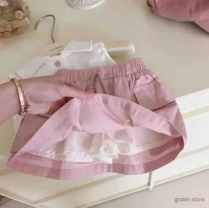 Kledingsets Girls Summer Sets 2024 Childrens Fashion Polo mouwloze top korte rokbroek Twee-delige kleding baby outfits set 2-7 jaar