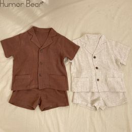 Conjuntos de ropa Humor oso niños ropa verano solapa cuello algodón Lino camiseta pantalones 2 uds niño lindo 230307
