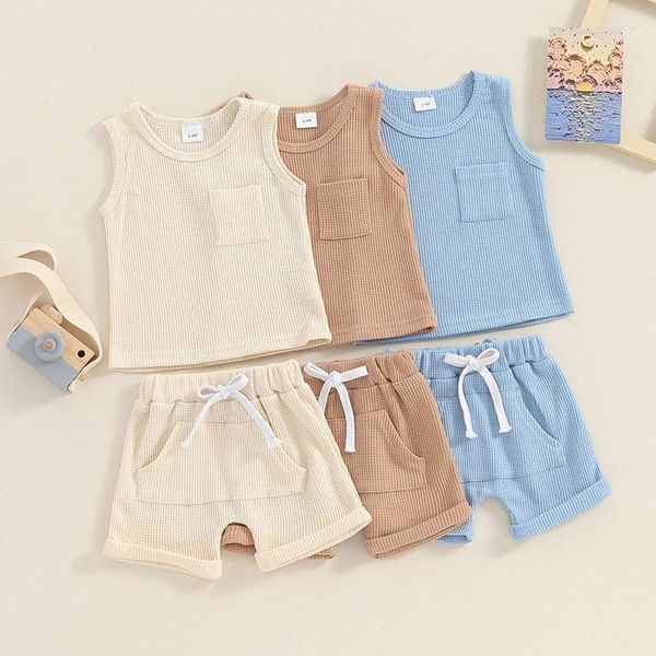 Vêtements Enfant pour bébé Baby Boys Summer Soupless Top Top avec des shorts de taille élastique.