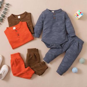 Ensembles de vêtements pour bébés filles et garçons, vêtements décontractés en deux pièces, motif imprimé camouflage, barboteuse et pantalon gris foncé/orange/marron