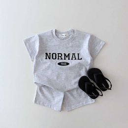 Kledingsets Ins Ins Infant Baby Boy Outfit Sets Summer Pasgeboren Kids Borduurwerk Katoen T Shirts Shorts 2 PCS Pak kostuum Peuter Girl -kleding W230210