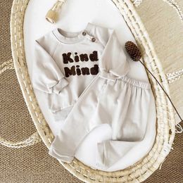 Vêtements Ensembles Infant Baby Clothes Set NOUVEAU BARNES GARDES LETTRE LETTRE EMPRODURE ENFANTS CONCUTER LONG LONG SORT + PANTAL 2PCS Spring Autumnl2405