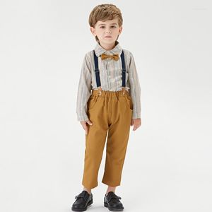 Kledingsets Jenya Spring Autumn Boys Kids Long Sleeve Plaid Bowtie Tops Suspender broek Casual kleding Outfit
