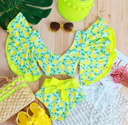 Vêtements Ensembles pour enfants filles twopiece Bathing Fssue Bikini Lemonstarfishstripe Sleeve Baggy Swim Tops High Taies Shorts 230512