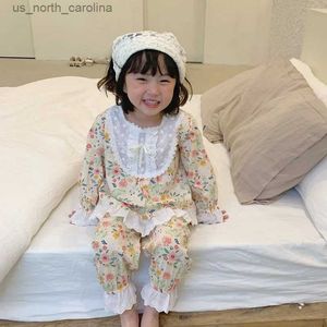 Ensembles de vêtements Vêtements de nuit pour enfants Fille Pyjama floral Style Tout-petit Pyjama en dentelle brodée Ensemble de vêtements de nuit. Vêtements pour enfants R231106