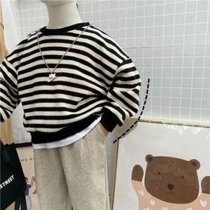 Kledingsets Korea Fashion Kids Cotton Long Sleeve T Shirts Striped Boys Girls Basic Tops Tees Children Autumn Desse T -Shirt Sweatshirt 230822
