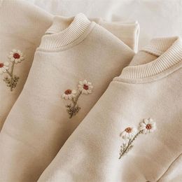 Ensembles de vêtements Corée Hiver Bébé Filles Vêtements Fleur Polaire Pull SweatPants Chaud Survêtement Enfant Fille Tenue 221103