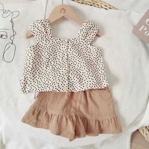 Kledingsets Koreaanse mode babymeisjes kleren sets katoen schattig peuter kinderen mouwloze 2 stuks pakken Summer H240508