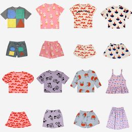 Kledingsets Koreaanse meisjes jongens t shirts shorts 2023 v.Chr. Zomer babykinderen T -shirt kinderkleding van 2 tot 8 jaar top 230214