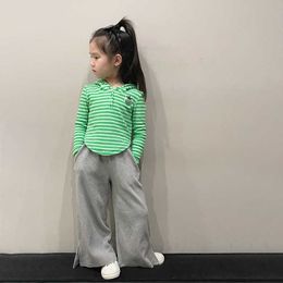 Kledingsets Koreaanse meisjes Spring dragen Nieuwe gestreepte lange mouw Hoods -t -shirt Underendhirt Strawberry Sweatshirt Casual Wide Leg Pants Set