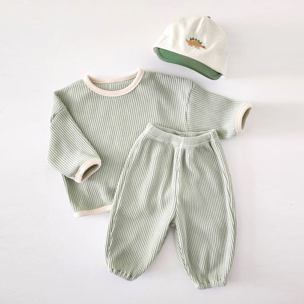 Conjuntos de ropa Coreana Primavera Otoño Niños Ropa de niño Conjunto de algodón Waffle Patched Brand Shirts Solid Infant Girl Outfit 230919