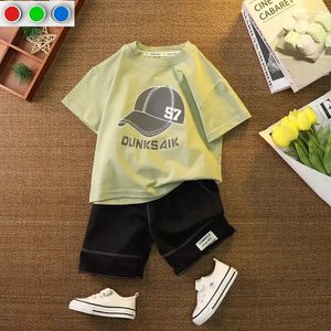 Ensemble de vêtements coréens Summerwear Kids Vêtements Boys Boys à manches courtes T-shirts Short 2 pièces Convient en haut et en bas pour enfants