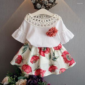 Ensembles de vêtements LOVE DDMM filles enfants portent des hauts à fleurs jupes enfants costumes simples vêtements bébé costumes boutique tenues