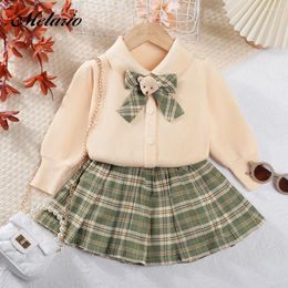 Ensembles de vêtements Melario Girls Pull 2024 Automne / Hiver Col Polo Petit Ours Cravate Top En Tricot Jupe Plissée À Carreaux Ensemble Deux Pièces