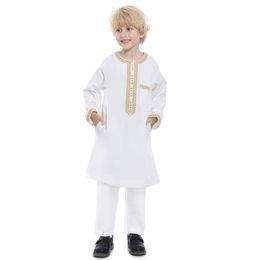 Conjuntos de ropa Muslim Boys Islámico Round Collar Botón bordado Mangas largas thobe y pantalones