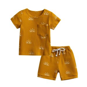 Kledingsets Nieuwe 2024 Baby Boys Summer Clothing Set korte mouwen T-shirt Top en shorts Casual gebreide herenkleding J240518
