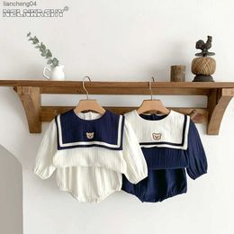 Kledingsets Nieuw in de herfst Kinderen Baby Meisjes Volledige mouw Naval Leader Beer Top T-shirts + effen shorts Peuter Baby Katoenen kledingset 2 stuks