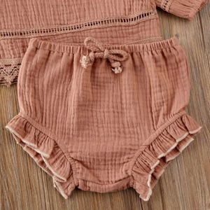 Conjuntos de ropa PCS Ropa para bebés pequeños Traje Meses Manga larga Tops de encaje Volantes Bloomers Pantalones cortos Recién nacido Algodón Trajes lineales