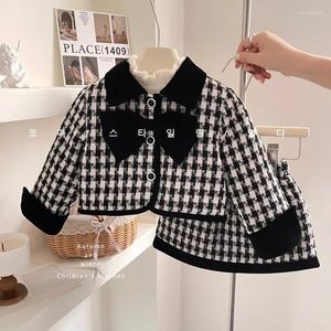 Ensembles de vêtements au détail 2024 Baby Girls Winter Automne Formelle Lady Bow Manteau Jupes Princesse Peluche T-shirt Noël Noir Plaids Costumes