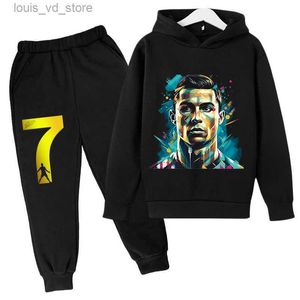 Kledingsets Ronaldo bedrukte kinderhoodieset plus fluwelen sweatshirtbroek herfst en winter 2-delige set jongens en meisjes zwarte sportkleding T231204