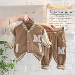 Kledingsets Set pakaian bisbol bayi laki laki dan perempuan setelan 2 potong jaket olahraga anak anak musim semi gugur 230907