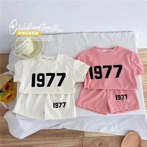 Kledingsets Sport Casual kleding Jongens en meisjes T-shirt met halve mouwen Eenvoudige losse korte broek Outdoorkleding Peuter Afdrukken Trendy