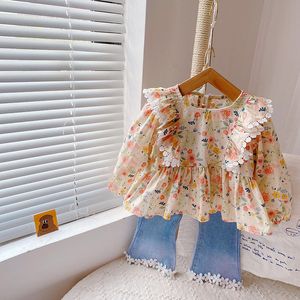 Clothing Sets Spring And Autumn Girls Suits Children Girls Clothes Floral Lace Stitching Top Denim Flared Pants Girls Set 230407