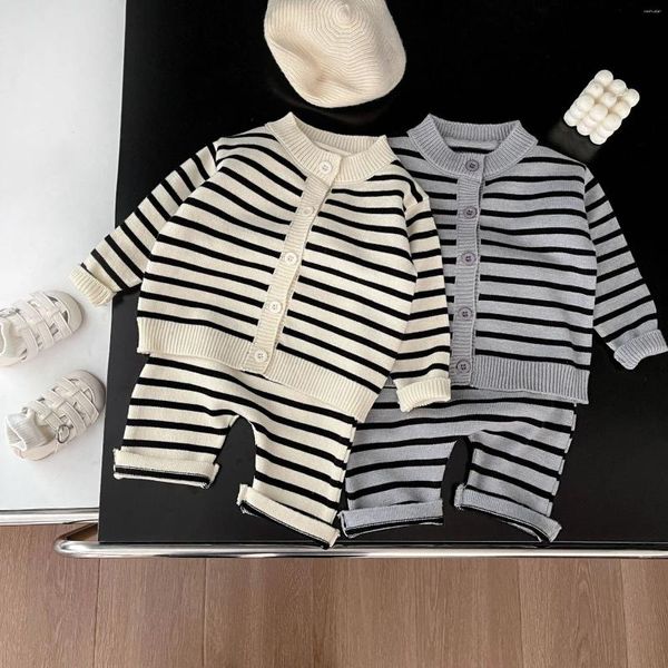 Ensembles de vêtements printemps automne 2024 Ins Baby Boys 2pcs Vêtements Ensemble de coton tricot à rayures Pantalons à suspense Suit Toddler Knitwears