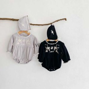 Ensembles de vêtements Spring New Baby Bodys Bodys Clothes Toddler Vêtements Broide Girls One Piece avec chapeau Toddler tenue H240429