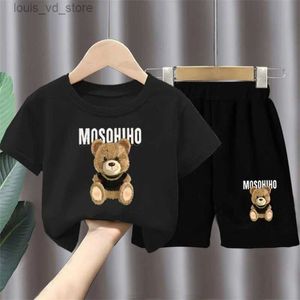 Kledingsets Zomer Baby Girl Boy Deset Kid Cartoon Bear T-shirts Shorts Pak Kinderen Korte mouw O Nek Top en onderkant 2 stuks Set T2404