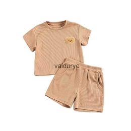 Ensembles de vêtements Summer Sports Sports Boys and Girls Little Bear Broidered Courtes courtes + Shorts de taille élastique 2PCS Vêtements pour enfants H240429