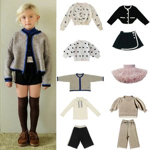 Vêtements Ensembles Enfant Fille Vêtements Automne Marque Designer Cerise Enfants Tenue Bébé Robe Tutu Tricoté Pull Garçons Manteau Cardigan De Mode 231130