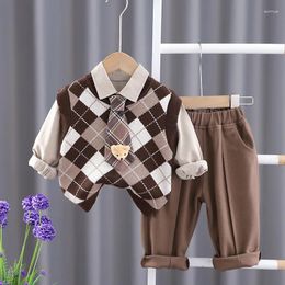 Ensembles de vêtements Toddler Girls Turnits 2024 Spring Fashion Baby Boy Clothes 6 à 12 mois Plaid Sweater Vest Shirts ou jupes