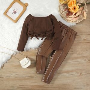 Conjuntos de ropa para niñas pequeñas, Tops con lazo de manga larga de invierno, pantalones marrones de PU, trajes de 2 uds para ideas de ropa de Anime para bebés