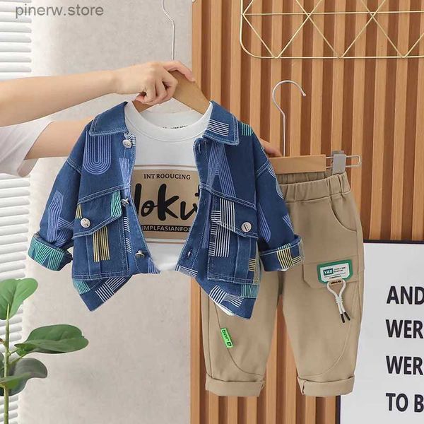 Conjuntos de ropa Traje para niños pequeños 2023 Nuevo diseñador de otoño Ropa para bebés de 4 a 5 años Letra impresa Abrigos de mezclilla Camisetas Pantalones Conjunto coreano