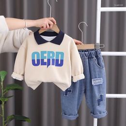 Kledingsets Lenteoutfits voor peuters 2024 Babyjongenskleding 1 tot 6 jaar Letter Omgeslagen kraag T-shirts met lange mouwen en broeken Kinderen Jongens