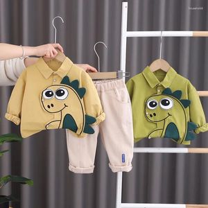 Kledingsets Peuter Lenteoutfits 2024 Designer Babyjongenskleding 1 tot 6 jaar Cartoon Dinosaurus Shirts met lange mouwen en broeken Kinderen Jongens