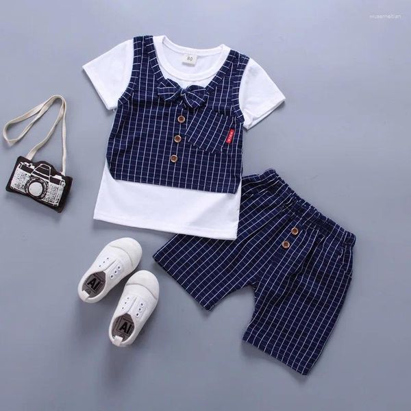 Ensembles de vêtements Vêtements d'été pour les enfants pour les enfants 2024 Fashion Gentleman Plaid O-Neck T-shirts à manches courtes et shorts