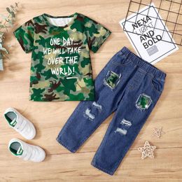 Conjuntos de ropa Combinación de pantalones vaqueros y camiseta de camuflaje de moda: conjunto de verano para niños de 2 a 6 años